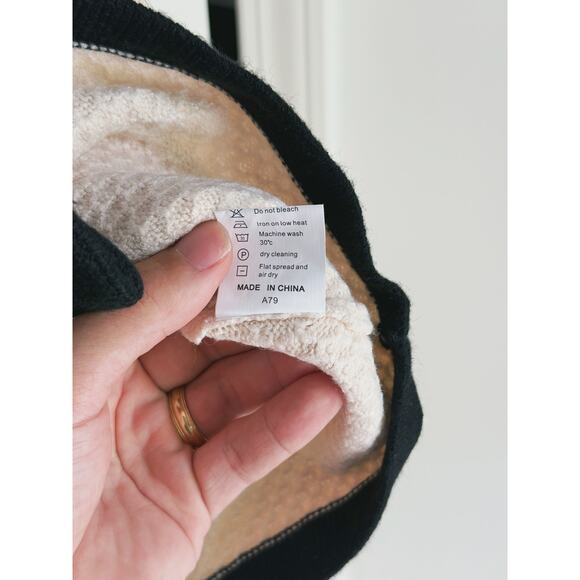 NWT Casly Lamiit V-Neck Cream Cardigan Sweater M Pearl Button Academia Preppy - Picture 13 of 14